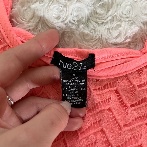 Top - Picture 4 of 4